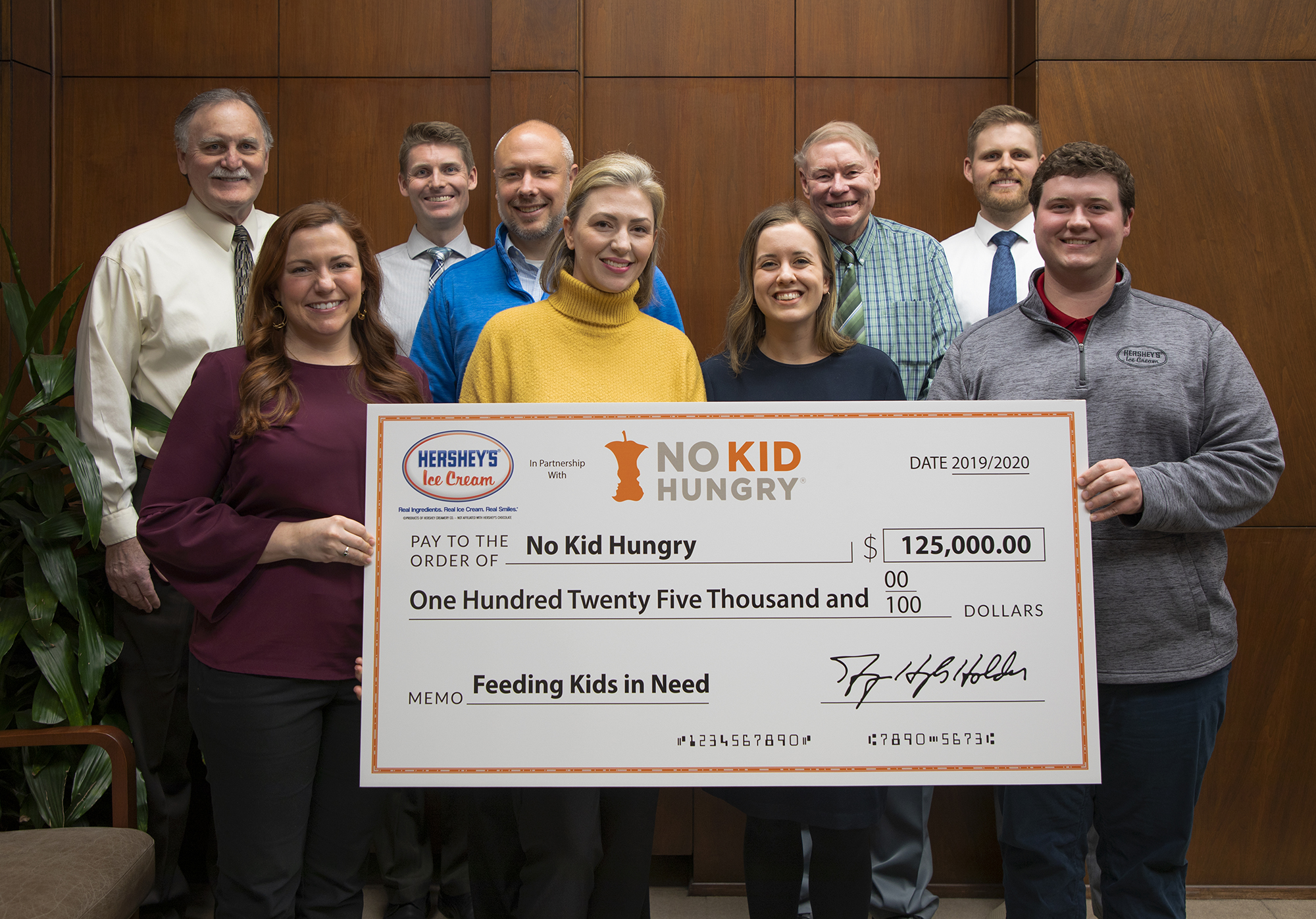 Hershey's® Ice Cream presenting the check for the $125,000 they raised for No Kid Hungry.